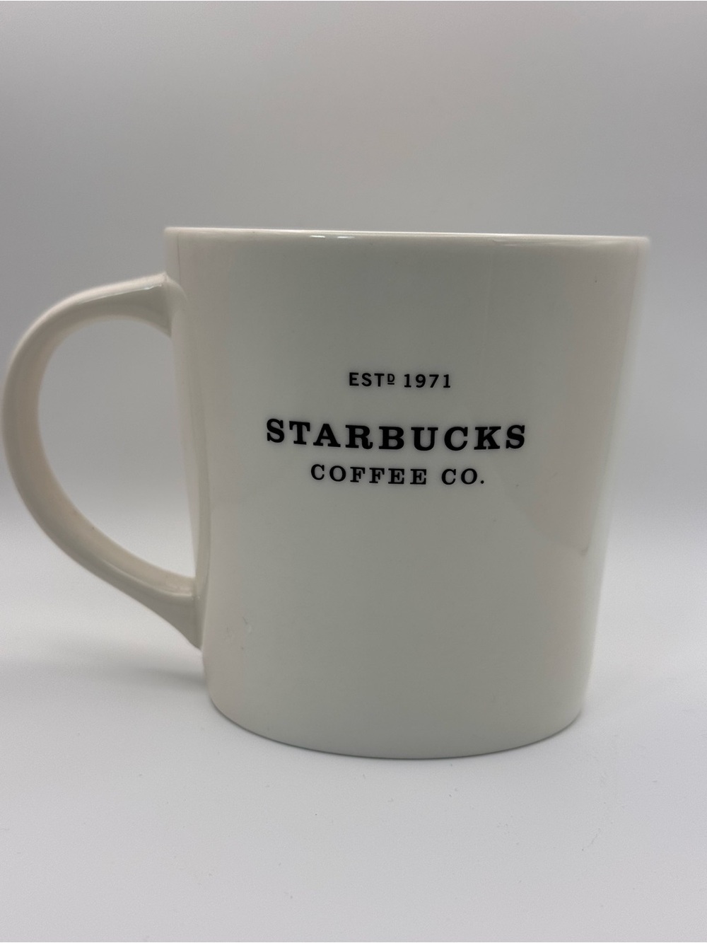 Starbucks 2010 Cream New Bone China Logo Mug. 16 fl oz.
